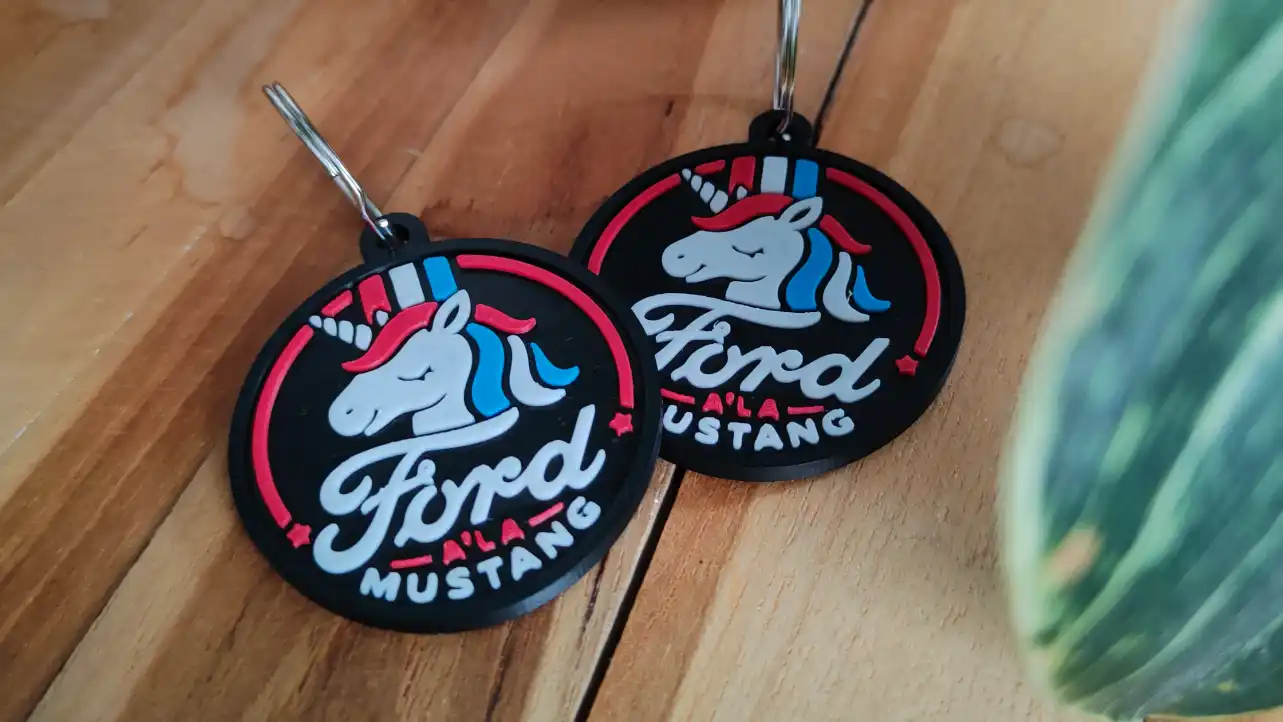 Wydrukowany w 3D brelok Ford a'la Mustang